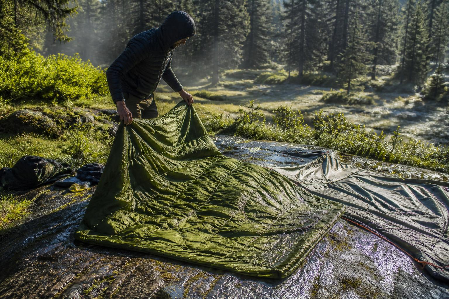 Faire sécher son matériel après une sortie pluvieuse : tente, duvet et chaussures