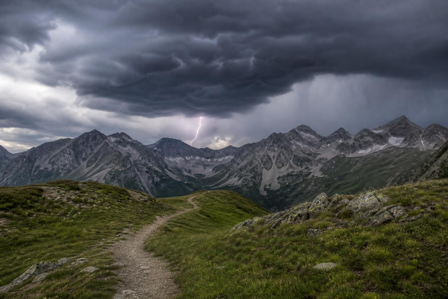 Orages en montagne : reconnaître les signes, se protéger, anticiper